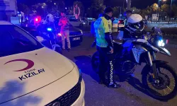 Alkollü sürücü polis motosikletine çarptı!