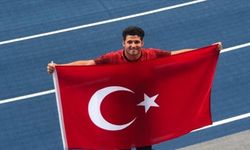 Para atletizmde milli sporcu Muhammet Khalvandi gümüş madalya aldı