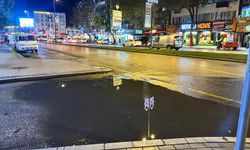 Sakarya’da Sağanak Yağış Caddeleri Göl Gibi Doldurdu