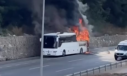 Yolcu otobüsü seyir halinde yandı