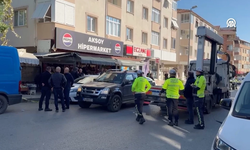 Polis memuruna çekiçle saldıran şüpheli ile oğlu silahla yaralandı