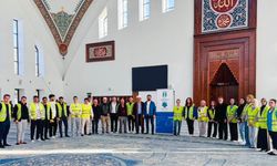 SUBÜ Öğrencileri Hendek Rasimpaşa Camii'ni Temizledi