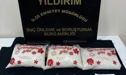 Yastık kılıfına gizlenmiş 2 kilo 720 gram uy*şturucu ele geçirildi