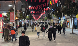 Vatandaşlar Çark Caddesi’ne Akın Ediyor