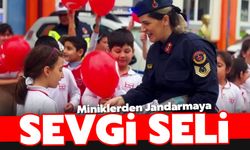 Miniklerden Jandarmalara yoğun ilgi