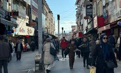 Çark Caddesi Hafta Sonu Tıka Basa Dolu