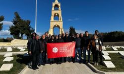 Çanakkale ve Balıkesirli gazeteciler, "Basın Köprüsü" etkinliğiyle şehitlikleri gezdi