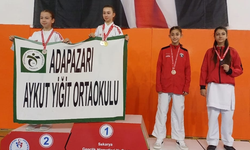 Aykut Yiğit Ortaokulu Öğrencilerinden Karate’de Büyük Başarı