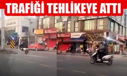 Motosikletli trafiği tehlikeye attı