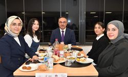 Tekirdağ Valisi Soytürk öğretmen ve öğrencilerle iftar yaptı