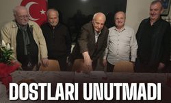 Eski dostlarından doğum günü kutlaması