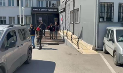 3 motosiklet çaldılar, 4'üncüyü çalarken suçüstü yakalandılar