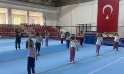 Necmi Uztürk Spor Salonu’nda Geleceğin Yetenekleri Yetişiyor