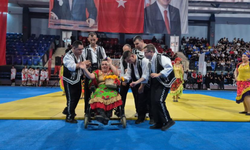 Özel gençlerin gösterileri alkış topladı