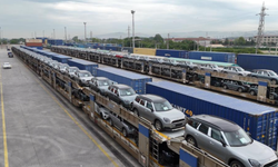 Otomobiller Marmaray’la boğazın altından taşındı
