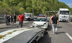 TEM’de otomobille oto kurtarıcı çarpıştı
