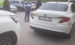 Sahte plakayla yakalandı