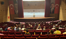 Serdivan’da Gençlerle Buluşan Ahmet Özhan'dan “Ötekisiz Gençlik” Mesajı
