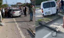 İki Araç Çarpıştı, Elektrik Direği Devrildi
