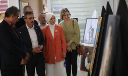 Erenler’de Görsel Şölen: “Kalemin Dokunuşu Fırçanın Dansı” Sergisi Açıldı