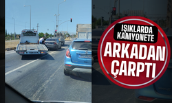 Işıkta Bekleyen Kamyonete Arkadan Çarptı