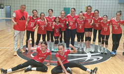 Alaağaçspor, Meşeli Voleybol’u Set Vermeden Geçti
