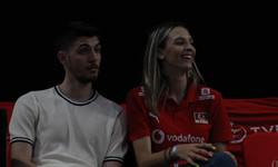 Alexia kızları yalnız bırakmadı
