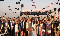 Bilecik Şeyh Edebali Üniversitesi 2025 Mezuniyet Töreni Coşkuyla Gerçekleşti