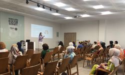 Serdivan'da “Kendi Çocukluğumuzun Ailemize Yansımaları” Başlığı Ele Alındı