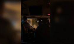 Servis aracının çarptığı motosikletli hayatını kaybetti