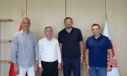 Çayırova Basketbol Heyetinden Hidayet Türkoğlu’na Anlamlı Ziyaret