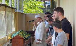 Düzce’de Görme Engelli Eşi Tarafından Öldürülen Adam Toprağa Verildi