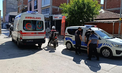 Aldattığı kocasını bıçakla yaraladı