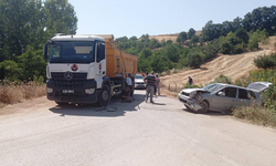 Kafa kafaya çarpıştılar: 2 yaralı!