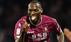 Forvete Simy geliyor