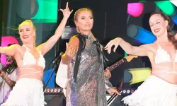 Demet Akalın Kemer’de unutulmaz bir geceye imza attı