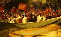 Gölcük’te 30 Ağustos Zafer Bayramı Fener Alayıyla Kutlandı