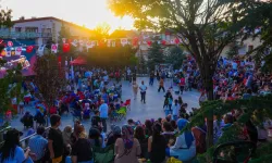 “Kibar Feyzo” Açık Hava Gösteriminde