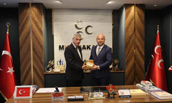 Sağlık Bakanı Memişoğlu, MHP Sakarya İl Başkanlığı’nı Ziyaret Etti