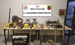 Bolu Mengen’de kaçak kazı operasyonu: 3 kişi suçüstü yakalandı