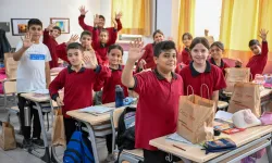 Bornova’da öğrenciler için beslenme desteği devam ediyor