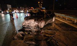 Lüks otomobilin arkadan çarpıp kaçtığı kaza paniğe neden oldu
