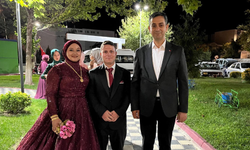 Genç çift dünya evine girdi