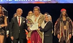 SUBÜ öğrencisi Bursa Fashion Week’te üçüncülük elde etti