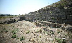 Daskyleion'da Lidyalıların andezit ve kireç taşından yaptığı sur turizme katkı sağlayacak