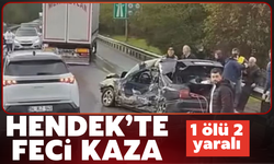 Otomobil Bariyerlere Çarpıp Ezildi Sürücü Hayatını Kaybetti