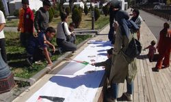 Kars ve Ağrı'da 'Filistinli çocuklar için çiz' etkinliği yapıldı