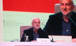 Kocaeli Kitap Fuarı'nın ilk gününde söyleşi ve imza etkinlikleri gerçekleştirildi