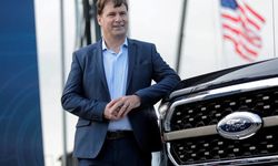 Ford CEO’su Jim Farley: “Oğlumu kaynak öğrenmesi için işe verdim”