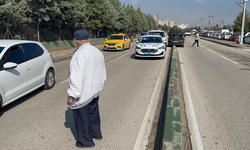 Yolun Karşısına Geçmek İsterken Araç Çarpan Kişi Ağır Yaralandı